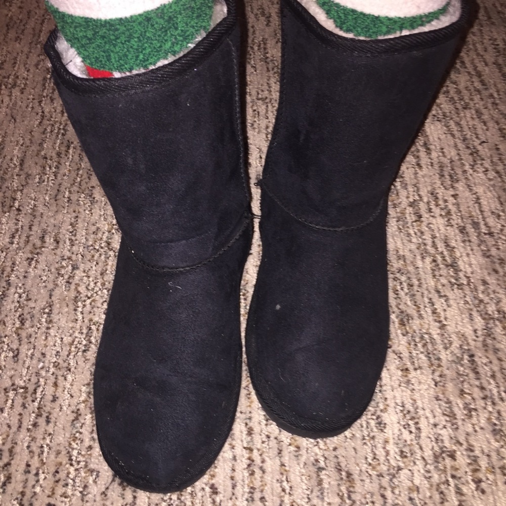 Black Comfy Boots